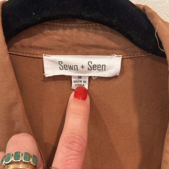 SEWN + SEEN Raw Hem Oversized Button Down Top Light Rust / Camel Brown sz M NWOT - Picture 3 of 9